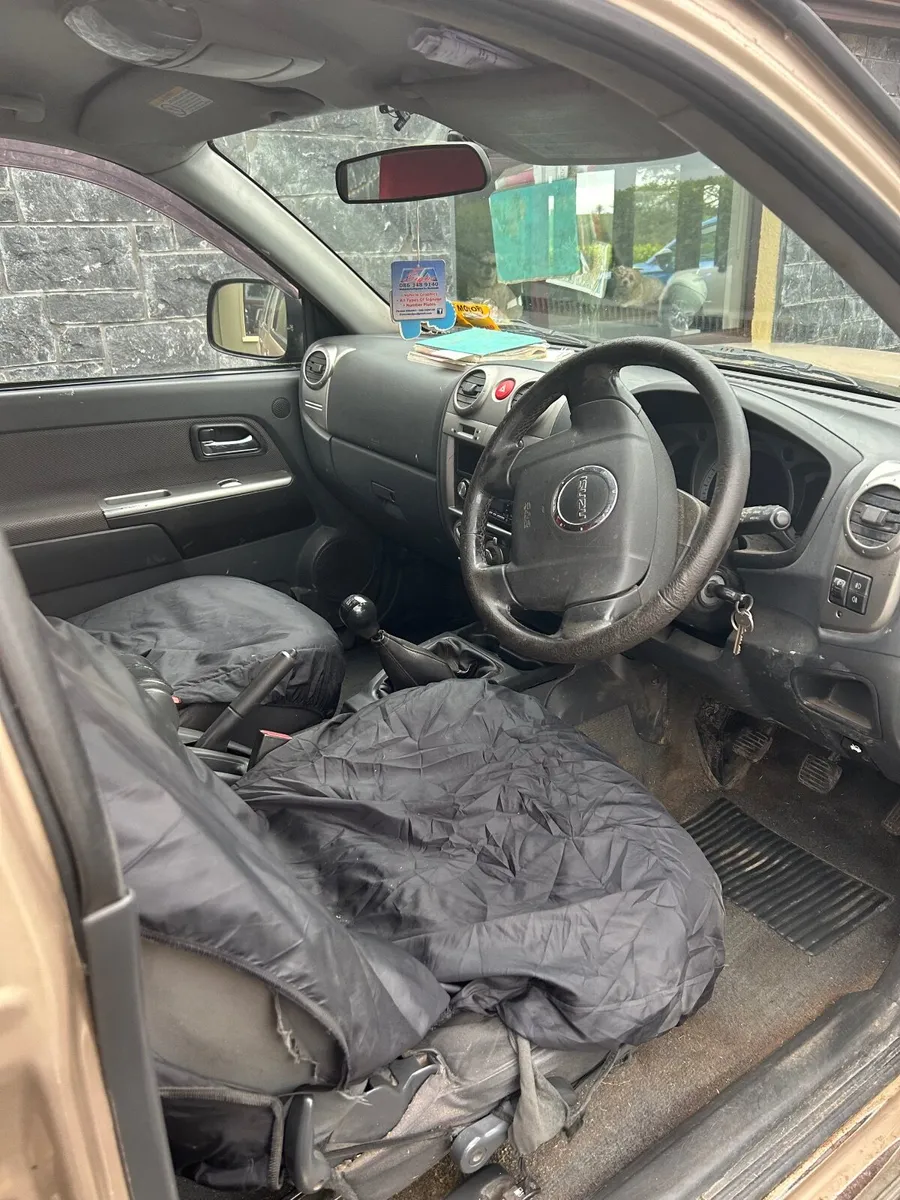 Isuzu D-Max 2010 - Image 4