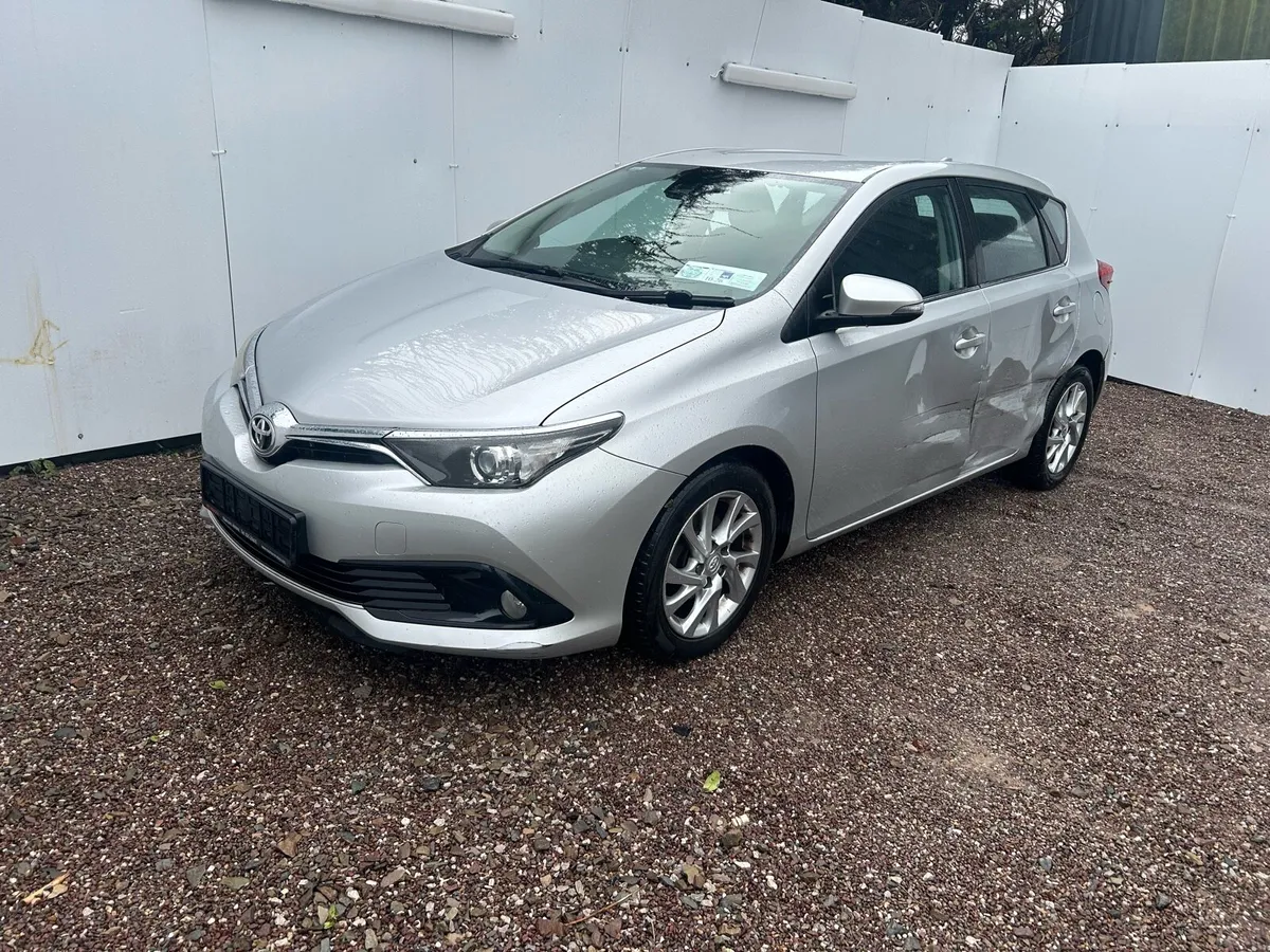 Toyota Auris diesel - Image 3