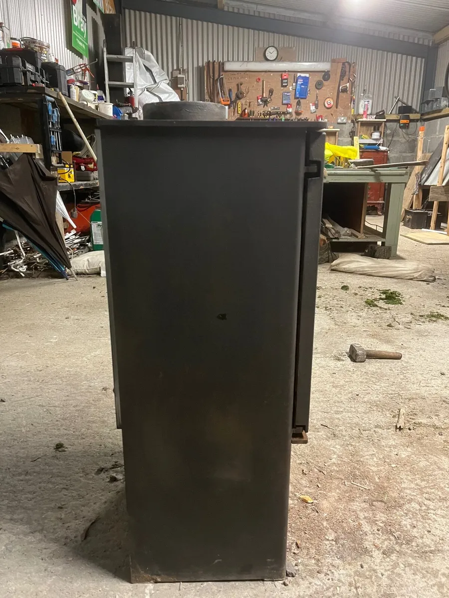 Wood burning stove - Image 1