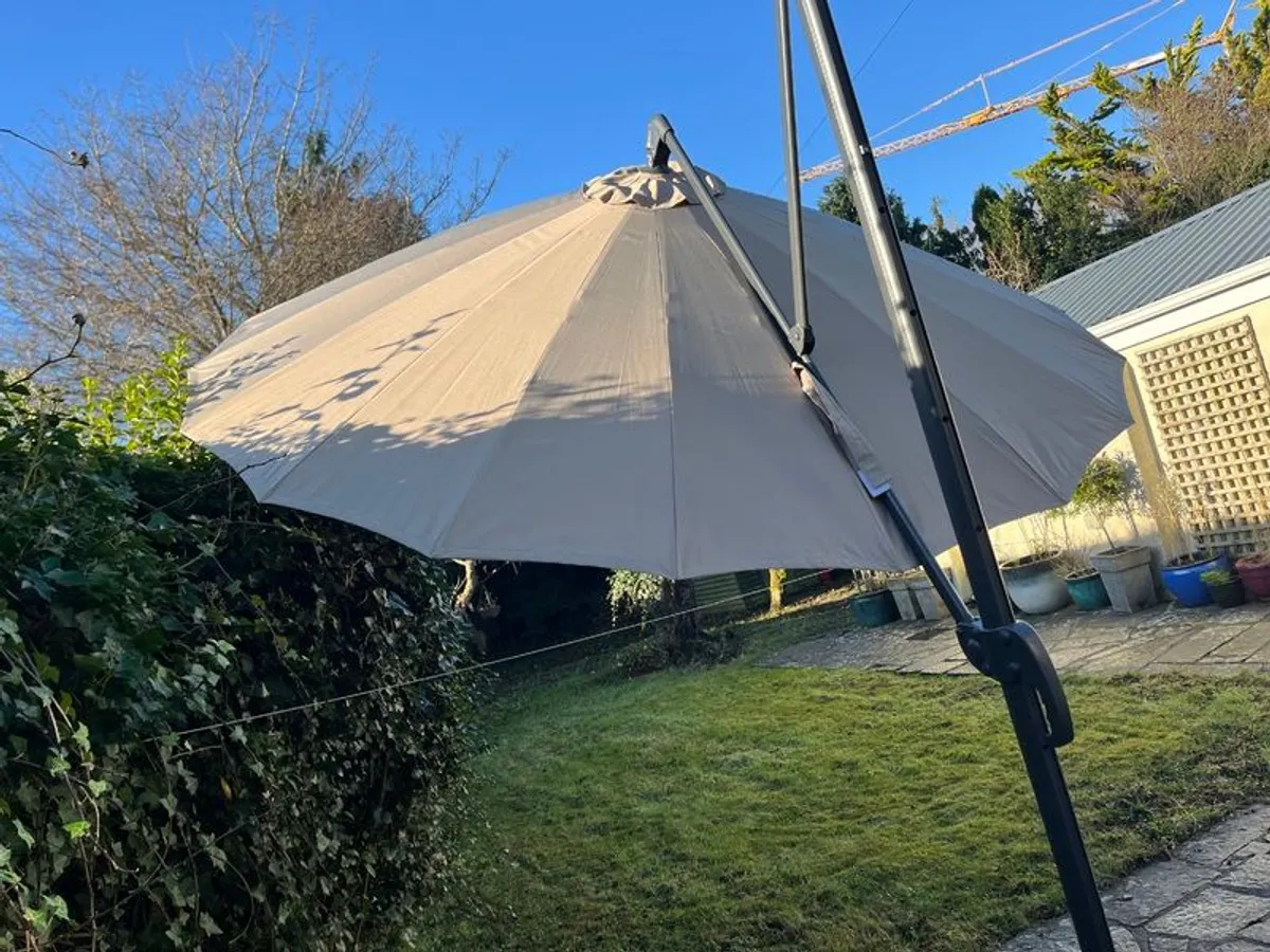 Garden Furniture - Image 1