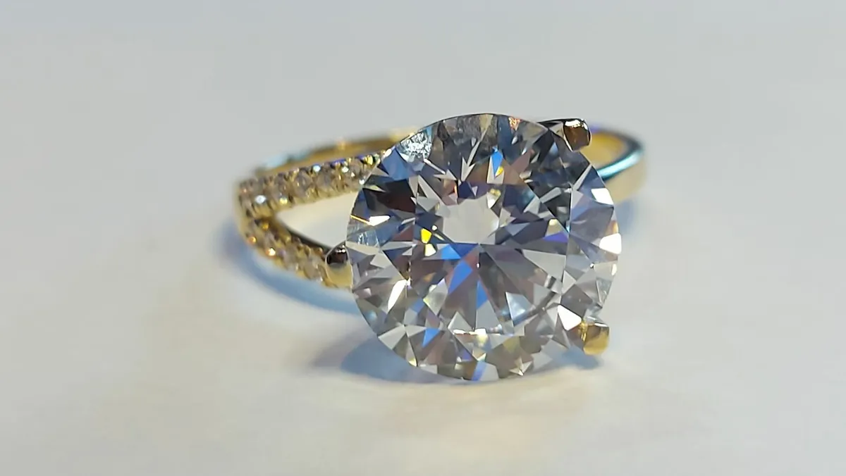 14k Gold ring with 5.2 ct Lab-Grown Diamonds, 5.04 - Image 2