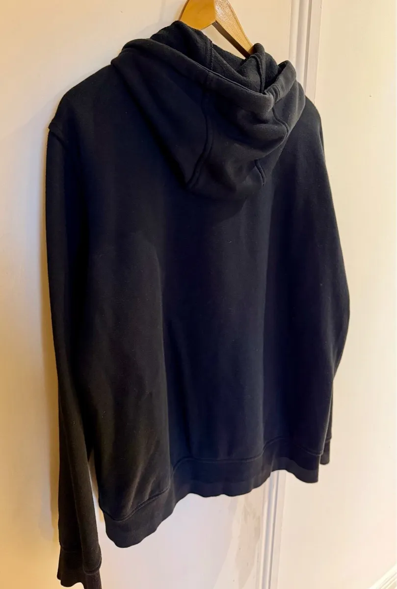 Black hoodie - Image 4