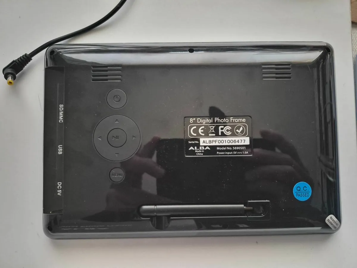 New 8" Digital photo frame - Image 2