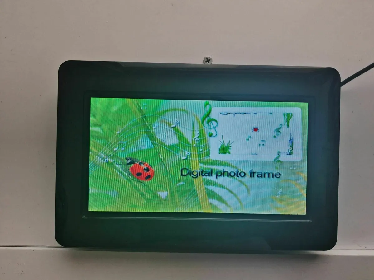 New 8" Digital photo frame - Image 4