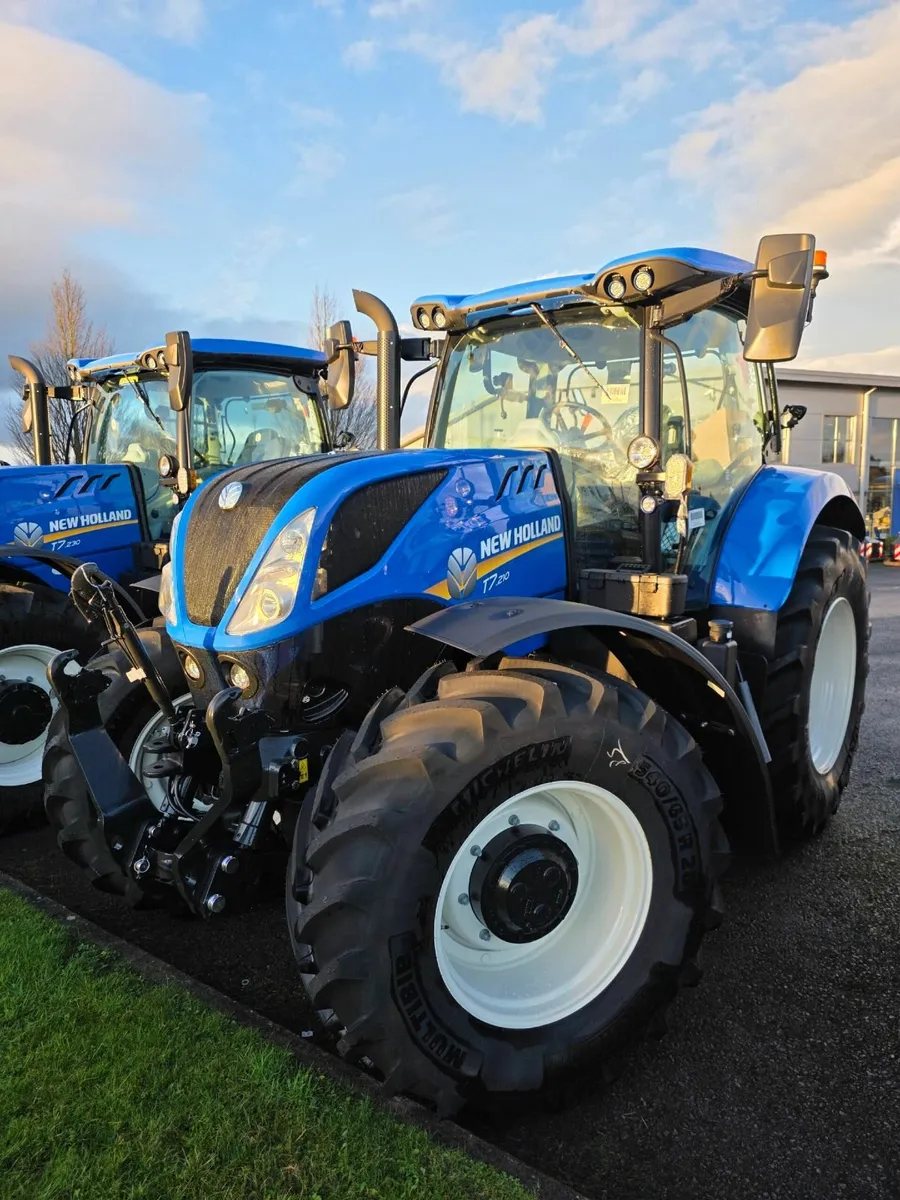 New Holland T7.210 - Image 2