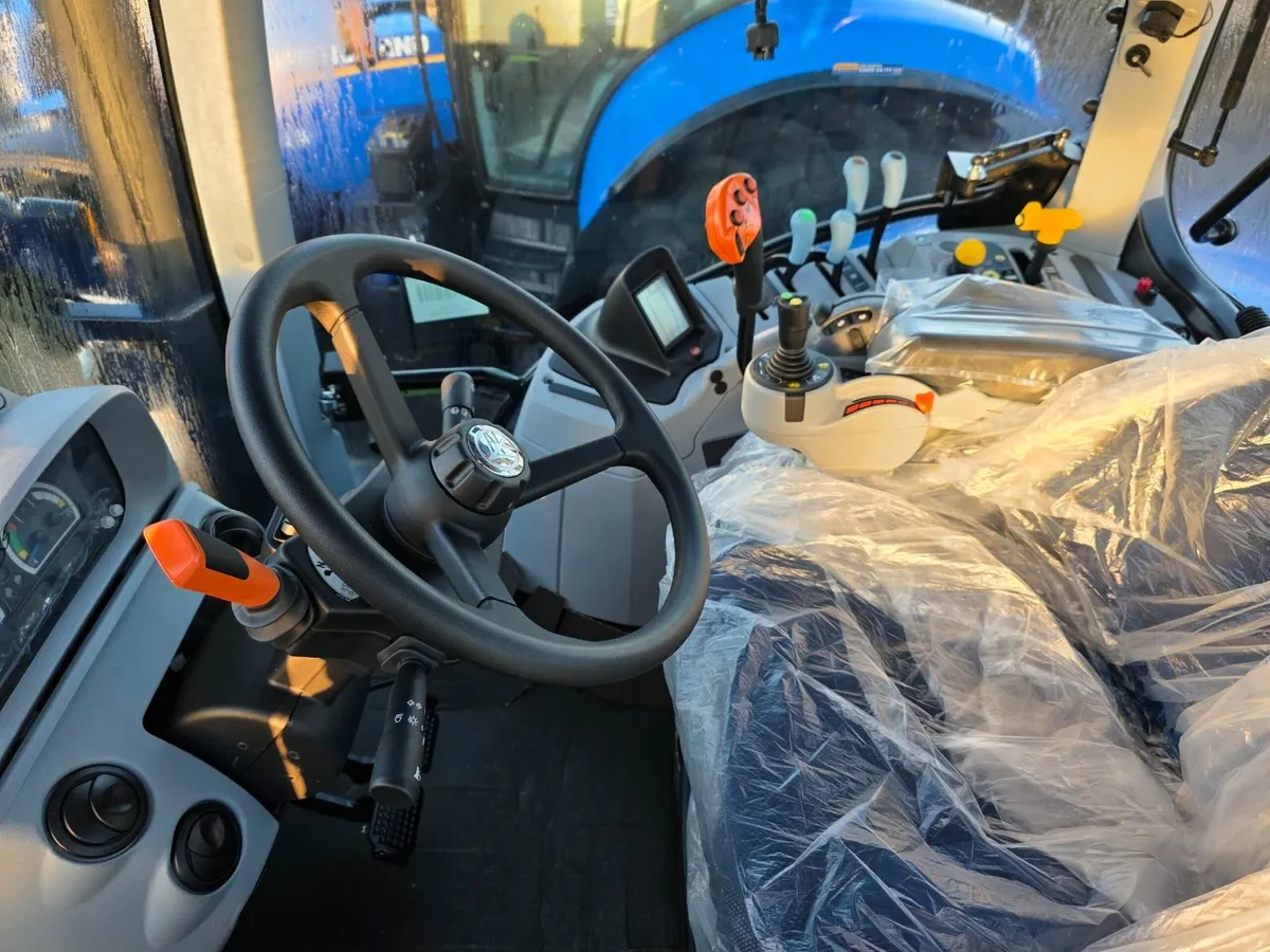 New Holland T7.210 - Image 4