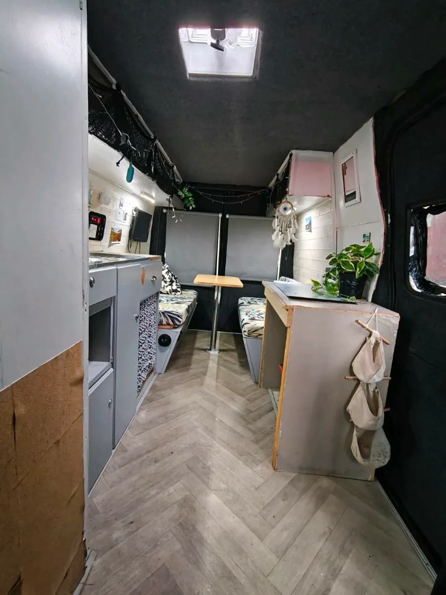 Camper Ford Transit (Camper on Logbook) - Image 4