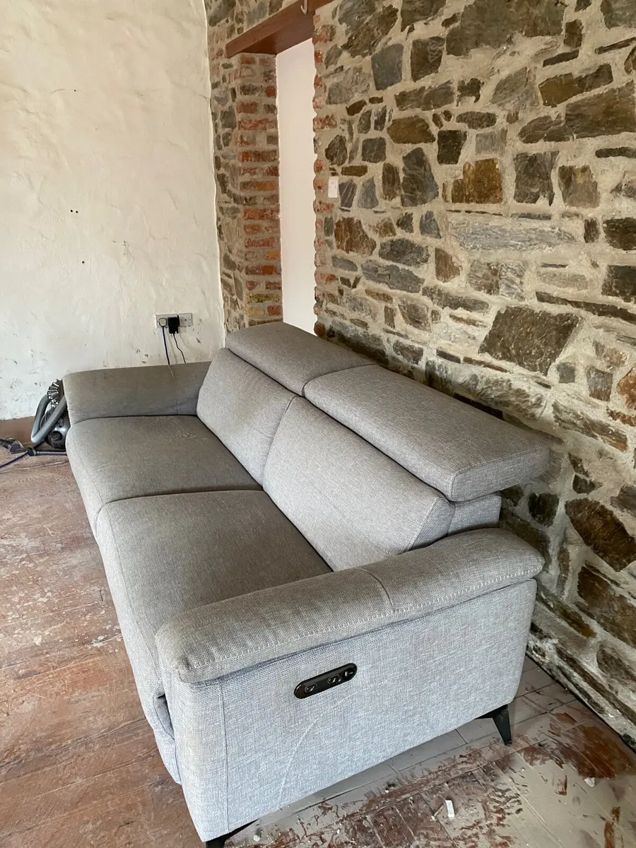 3 Seater recliner Couch - Image 1
