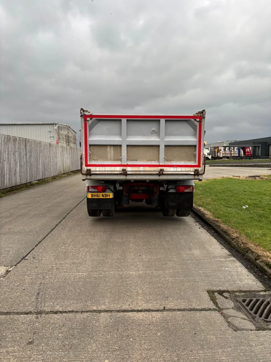 Scania P320 6 Wheel Tipper 2012 - Image 4