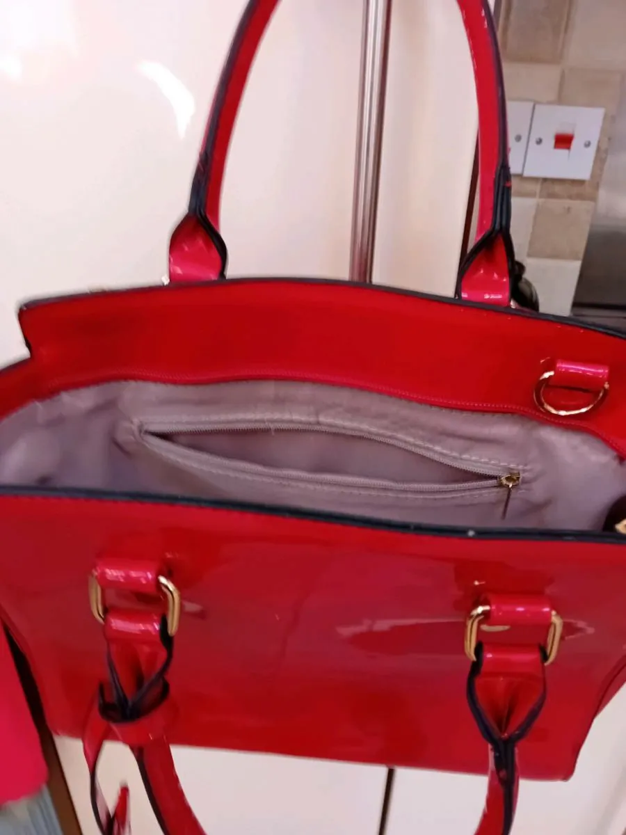 RED HANDBAGS.  X.   2.  NEW - Image 4