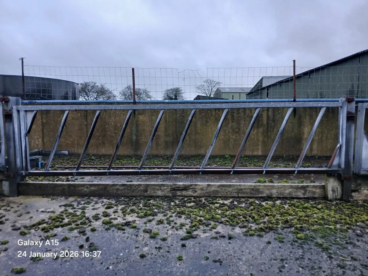 Feed barriers - Image 1