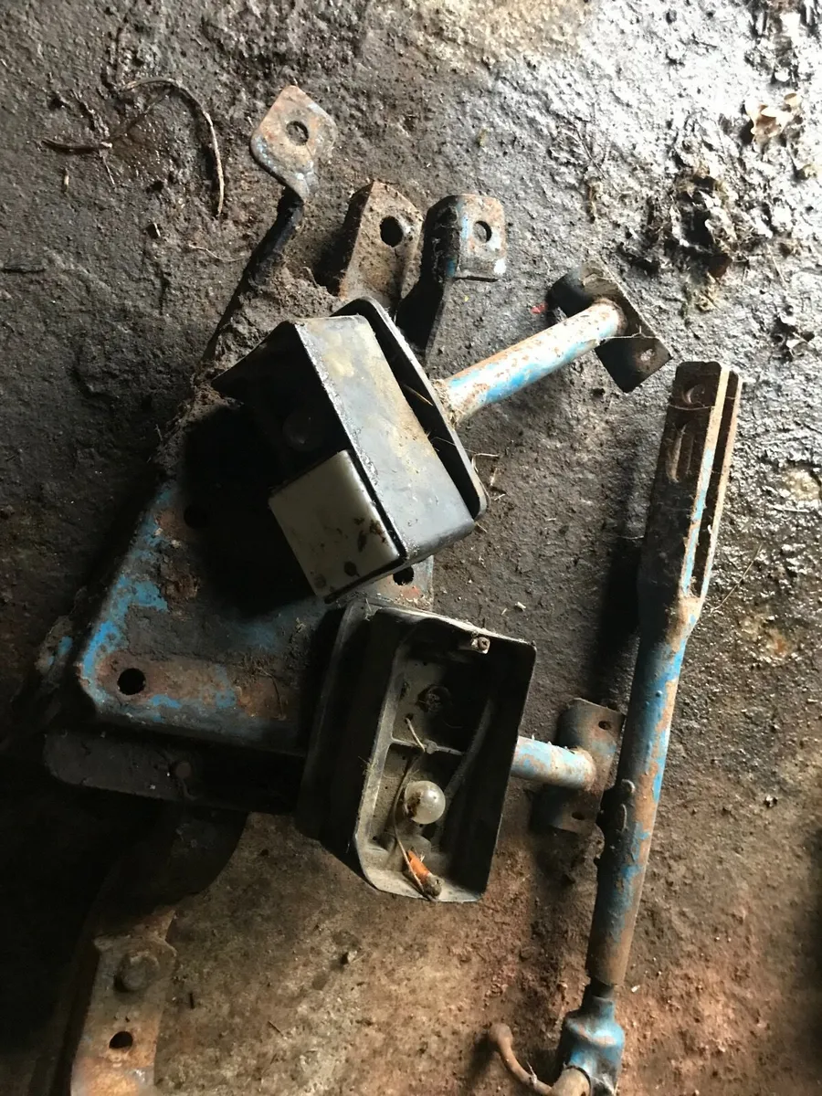 Ford tractor parts - Image 2