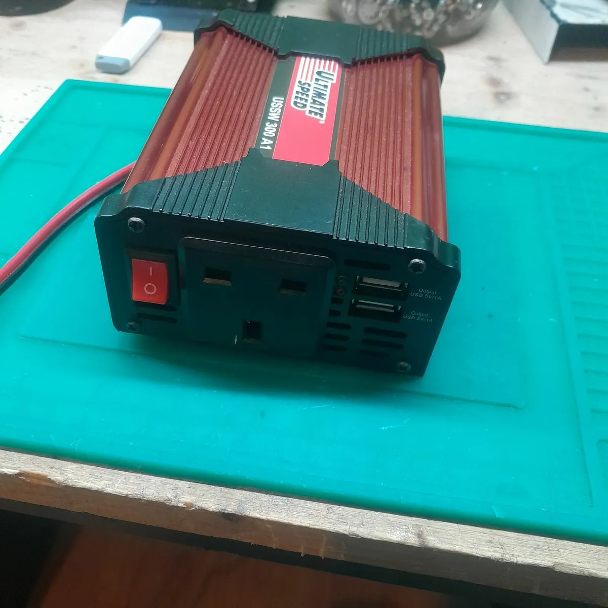 Inverter 12V to 240V / 230V - Image 1