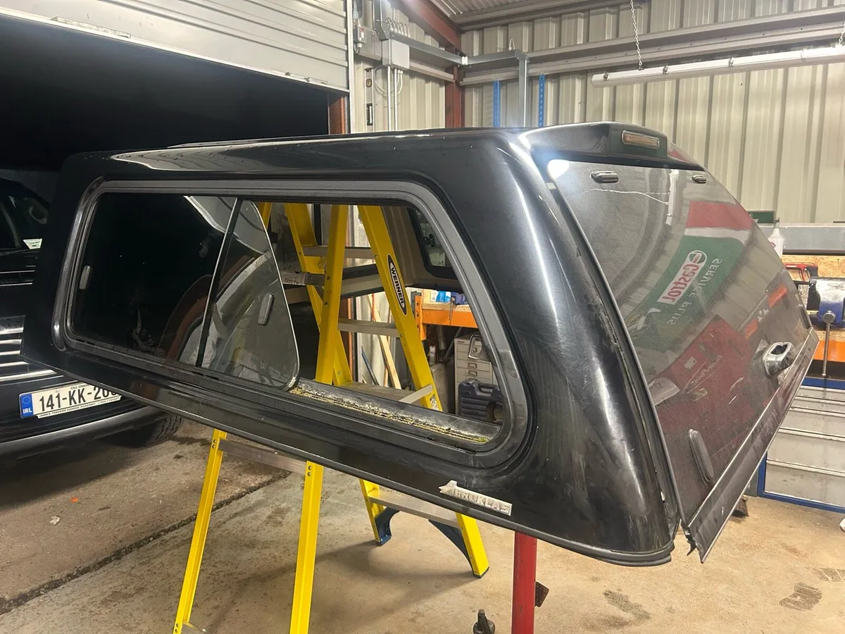 Toyota Hilux rear canopy - Image 2
