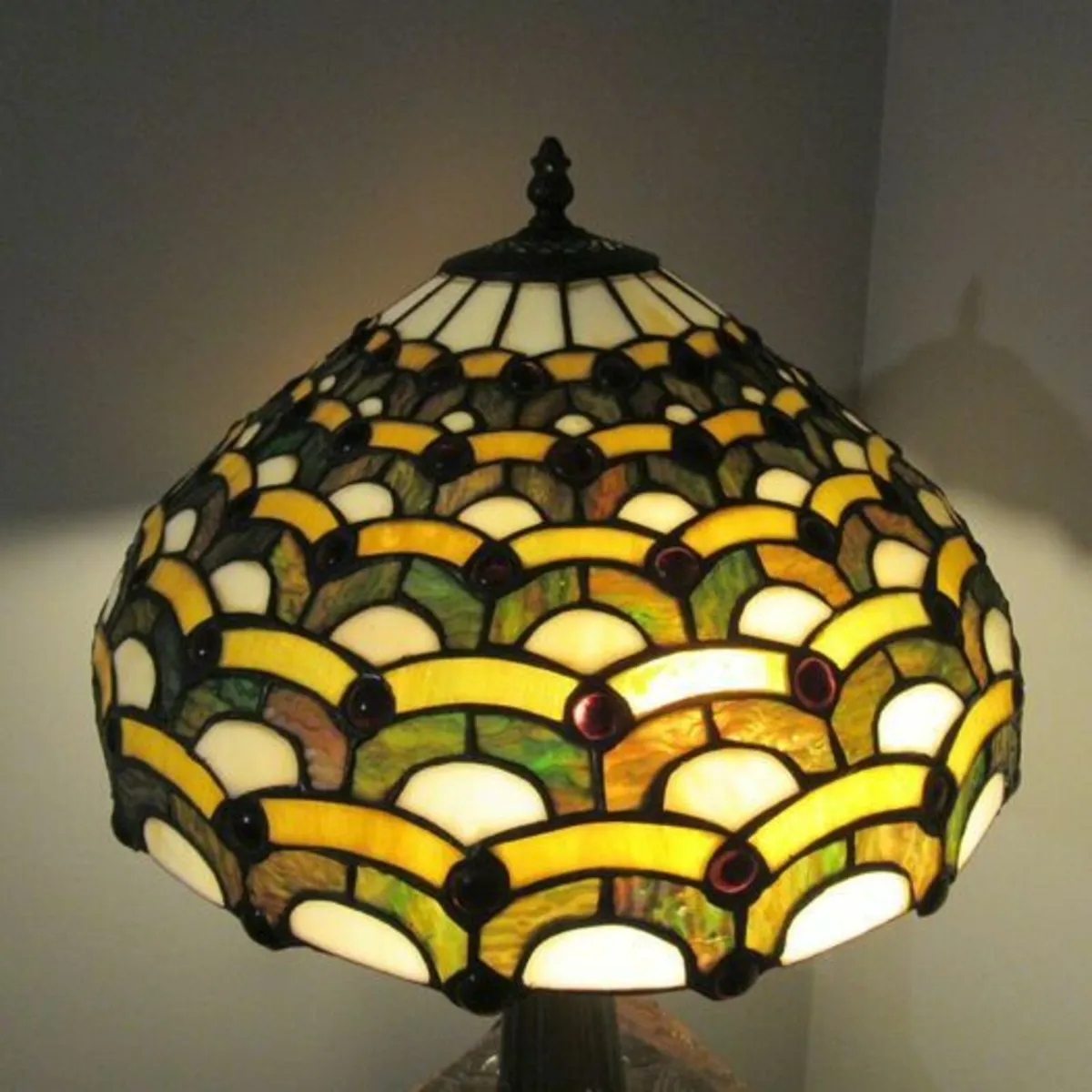 Tiffany-Style Stained Glass Table Lamp Heavy Base - Image 3