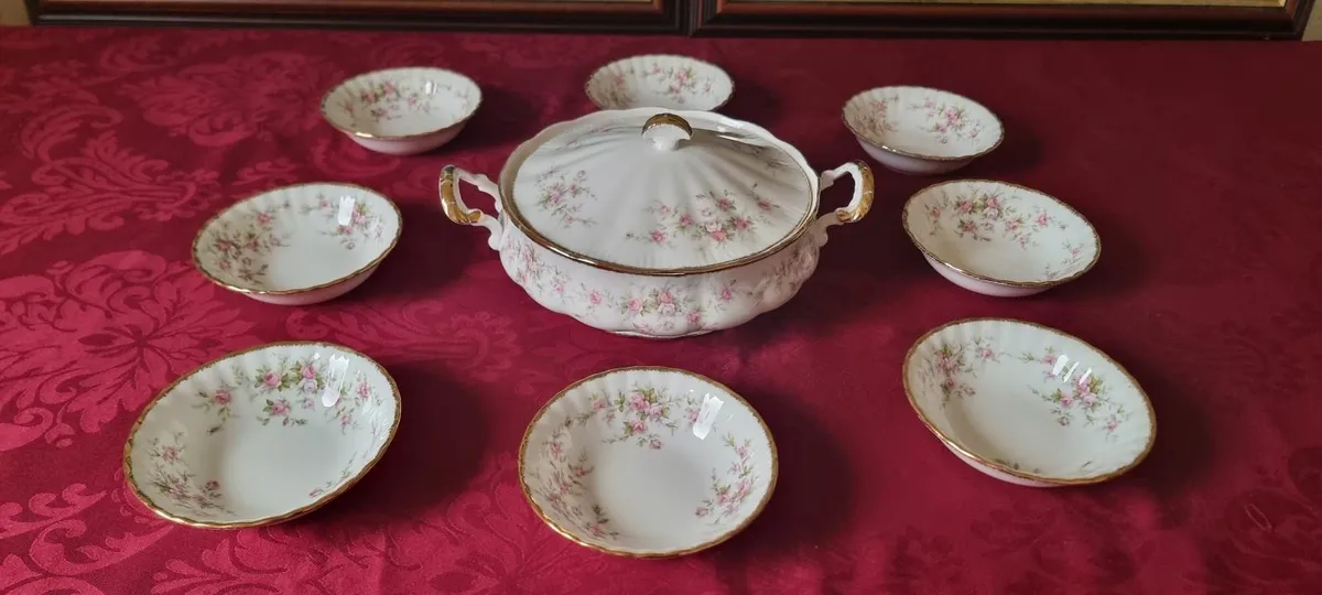 9Pc.Royal Albert Victoriana Rose Tureen &Bowls Set - Image 1