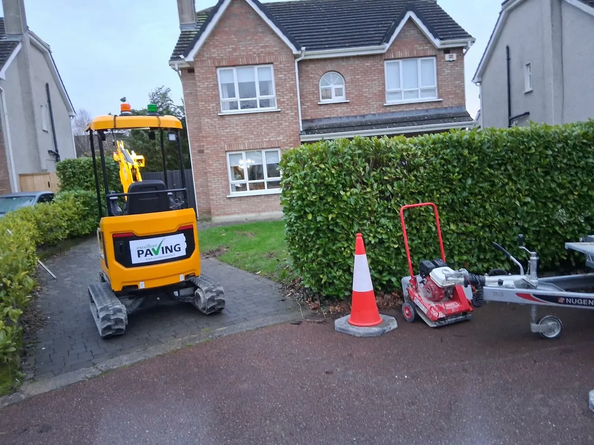 1.8 ton jcb digger 2025 &  nugent trailer  2025 - Image 2