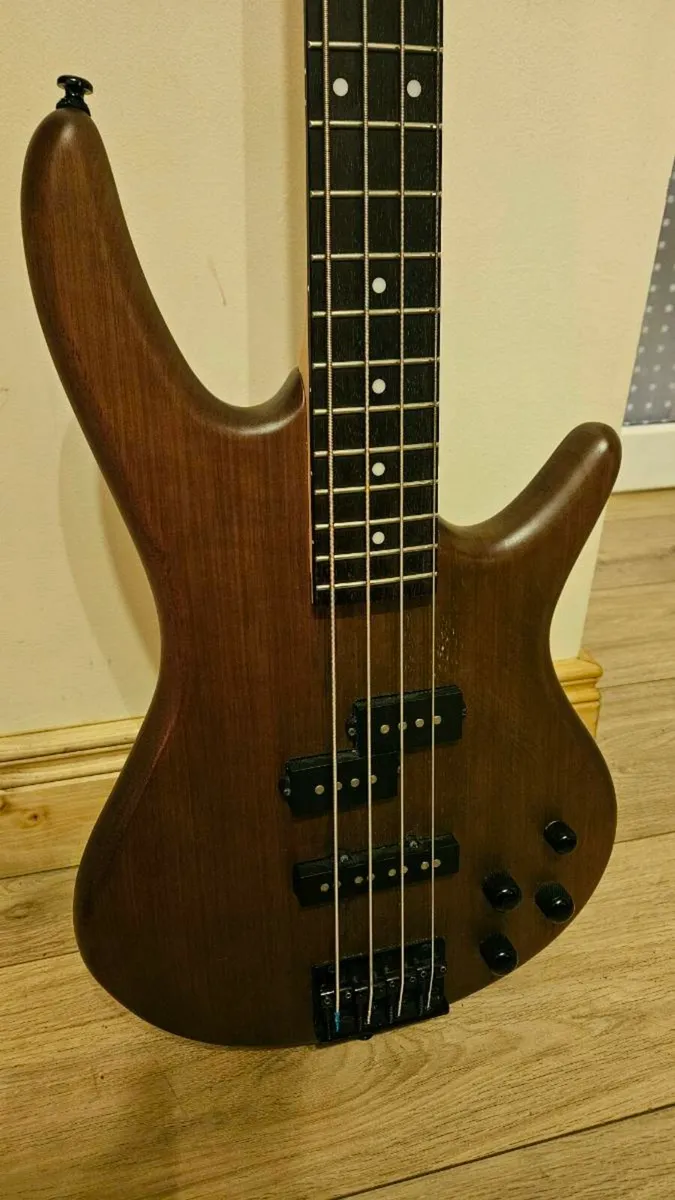 Ibanez GSR200B - Image 2