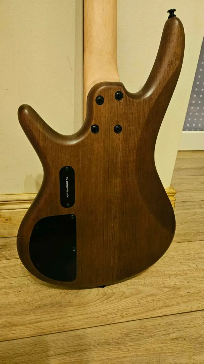Ibanez GSR200B - Image 3