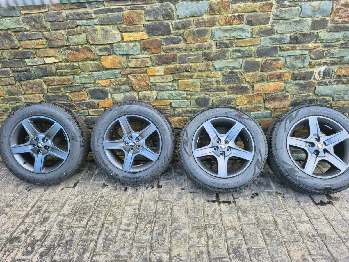 Landrover defender - Image 3