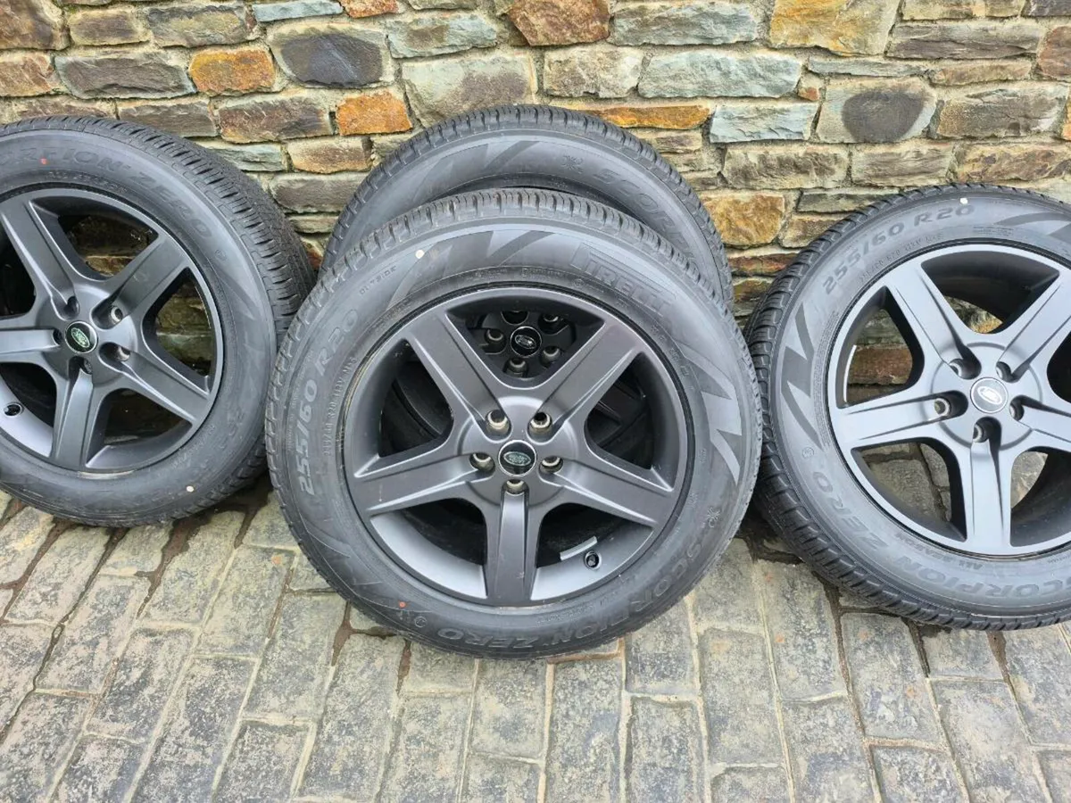 Landrover defender - Image 1