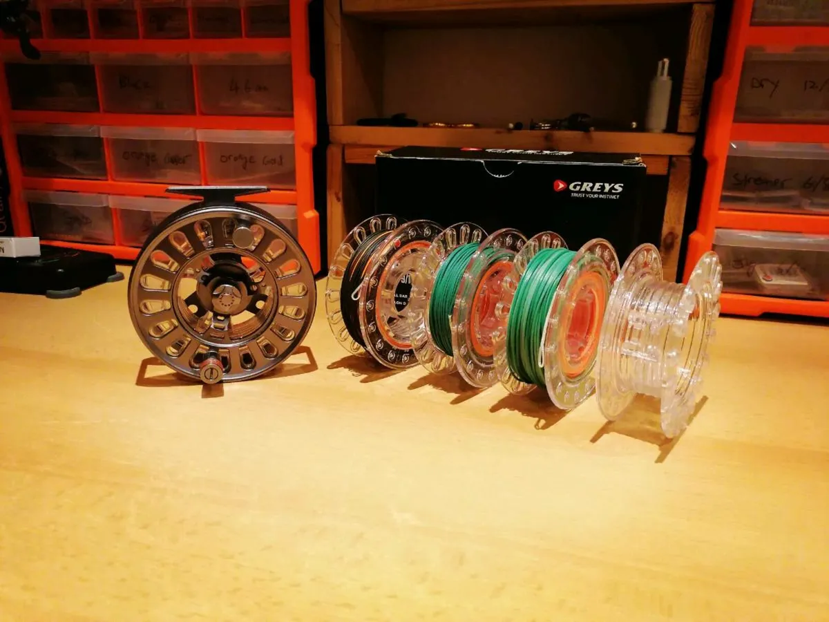 Greys QRS Fly Reel + x3 Lines - Image 1
