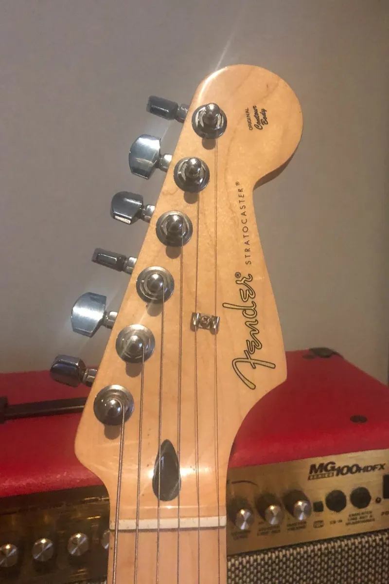 Fender Strat - Image 3