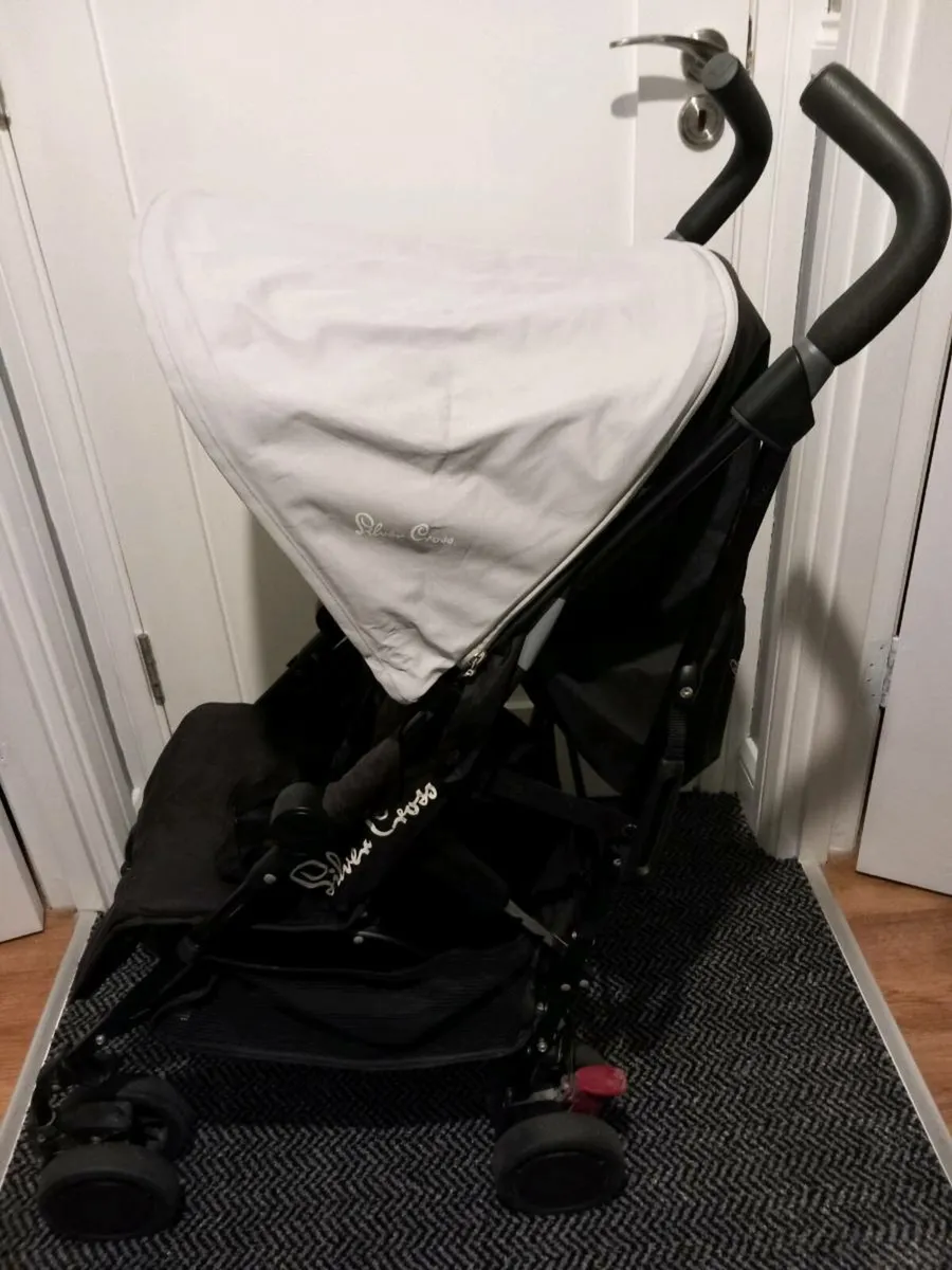 Silver cross baby's buggy. - Image 2
