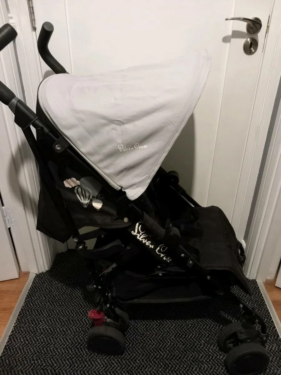 Silver cross baby's buggy. - Image 4