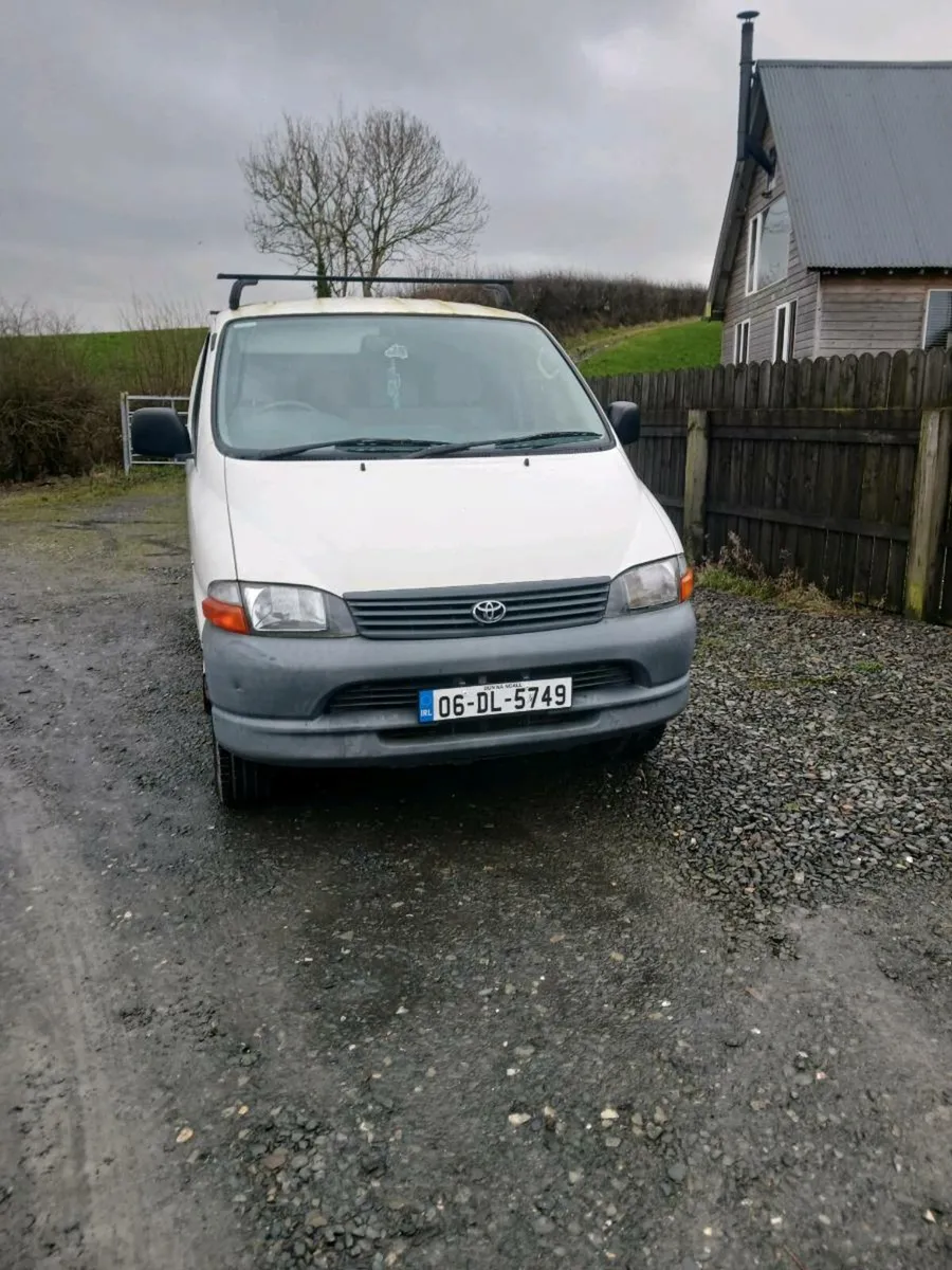 2006 toyota hiace,, tested until 07/2026 - Image 2