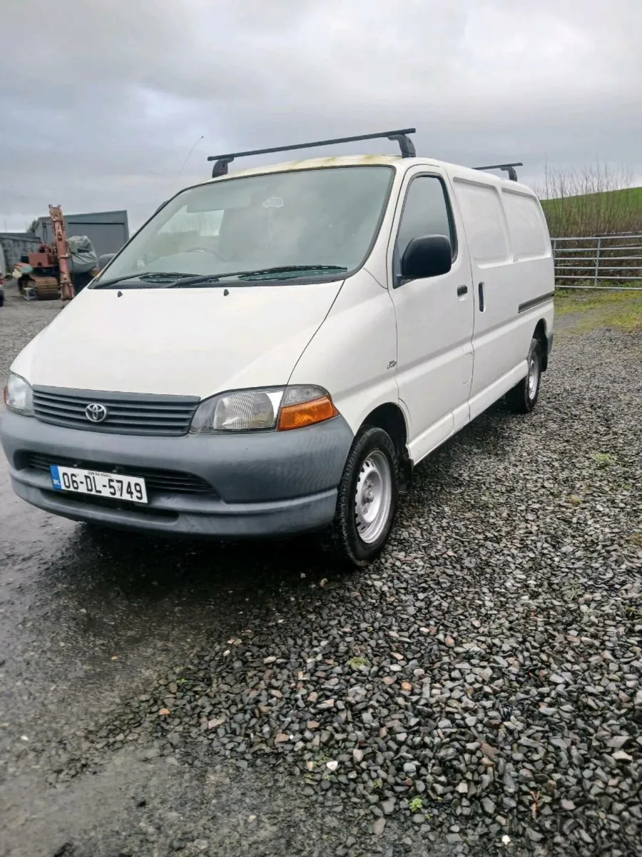 2006 toyota hiace,, tested until 07/2026 - Image 3