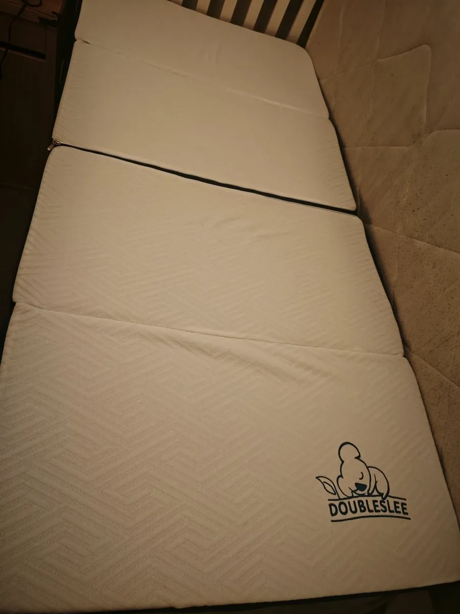 Foldable Memory Foam Mattress - Single bed 15 inch - Image 4
