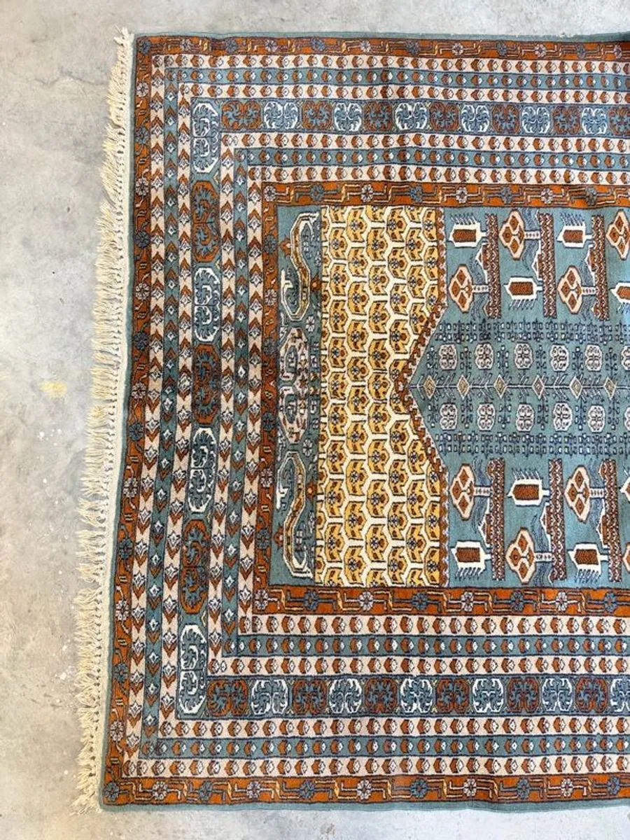Exquisite Hand Knotted Shirvan Wool Rug - Image 4