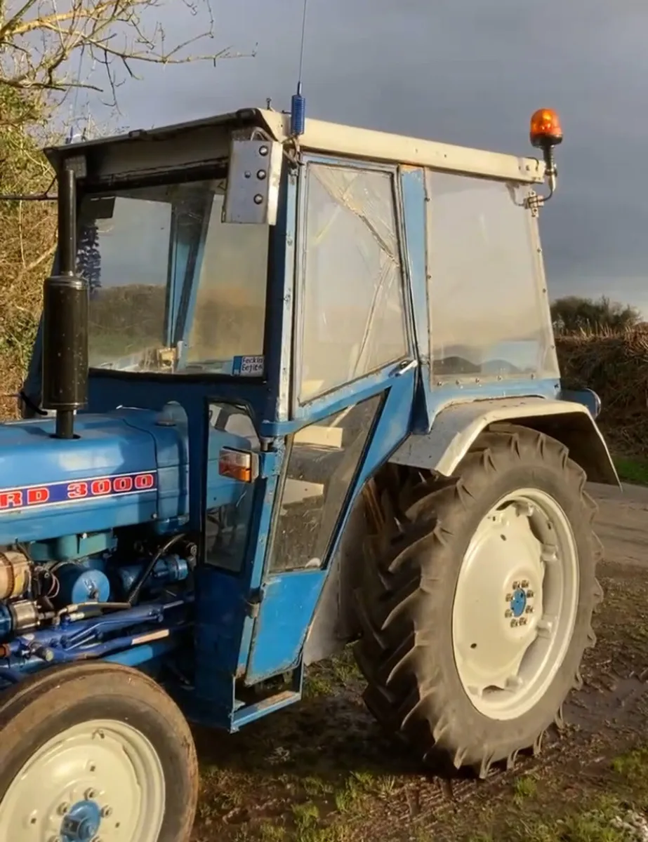 Ford  Fritzmeier Cab - Image 1