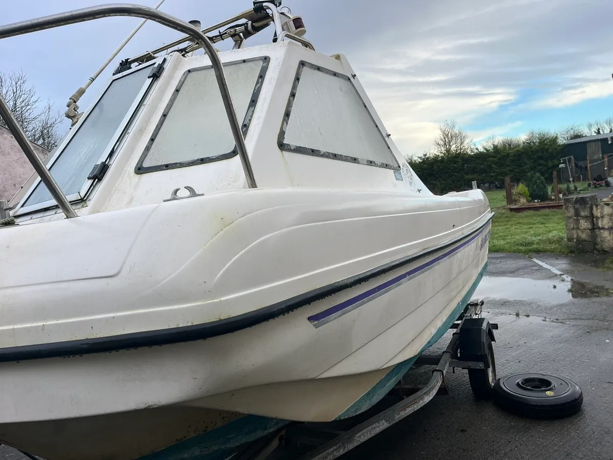 Fishing boat - Image 3