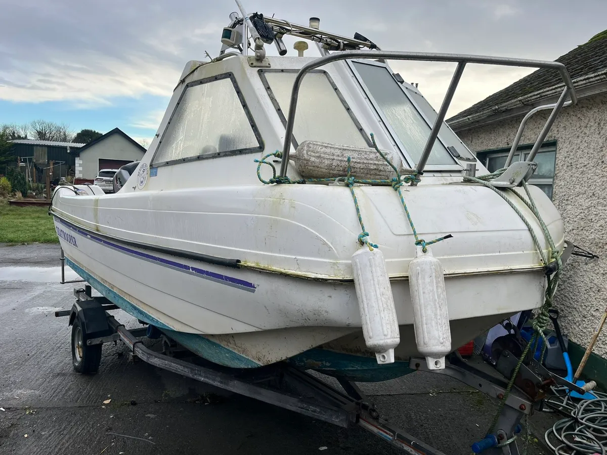 Fishing boat - Image 4
