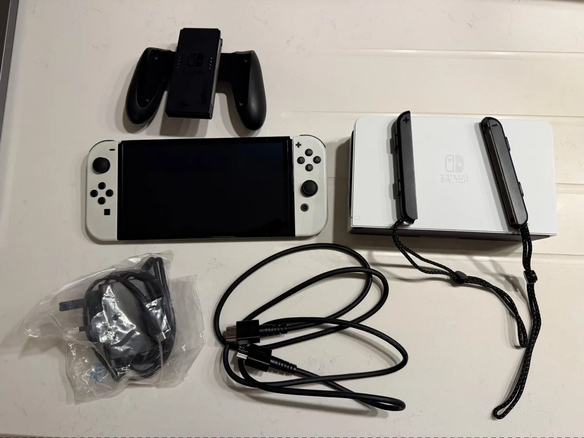 Nintendo Switch OLED - Image 1
