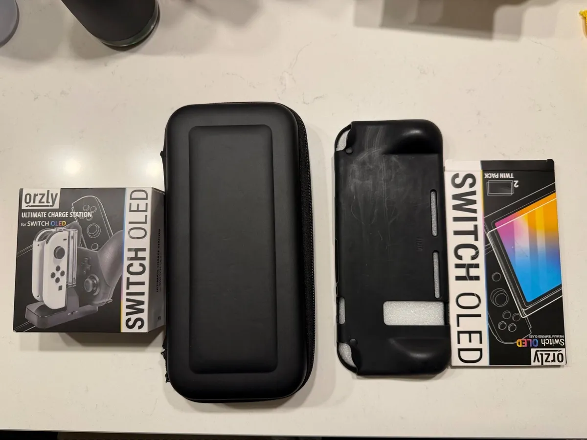 Nintendo Switch OLED - Image 2