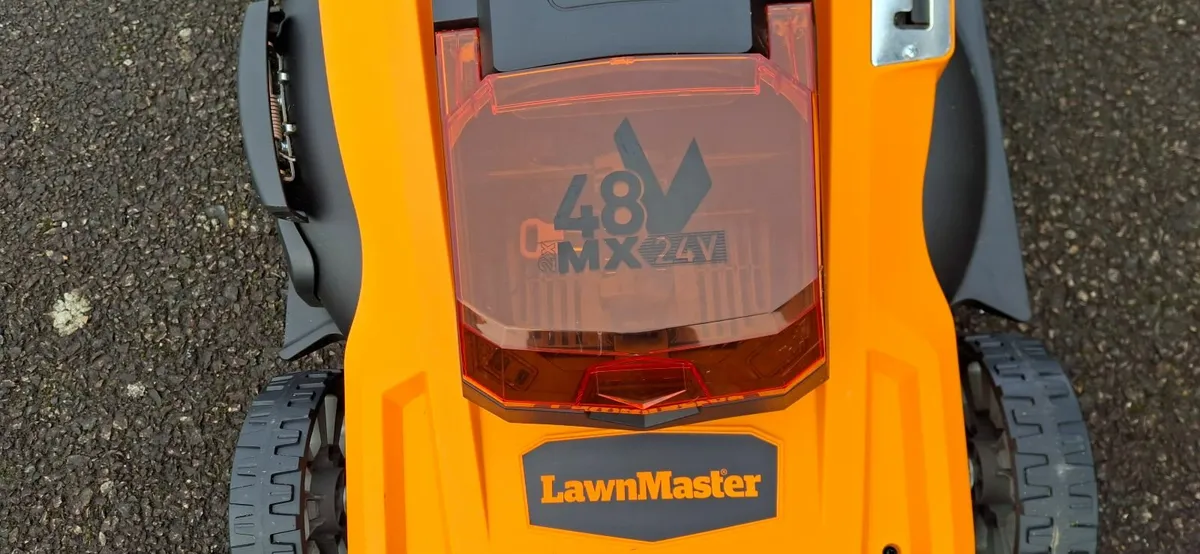 Lawnmaster 46cm 48v Lithium-ion cordless mower - Image 3