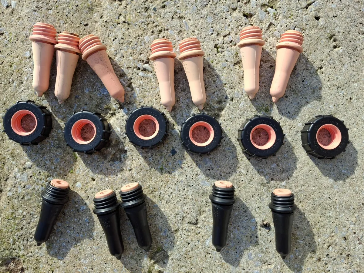 Calf Feeders, Stomach Tubers & Colostrum Bags - Image 4