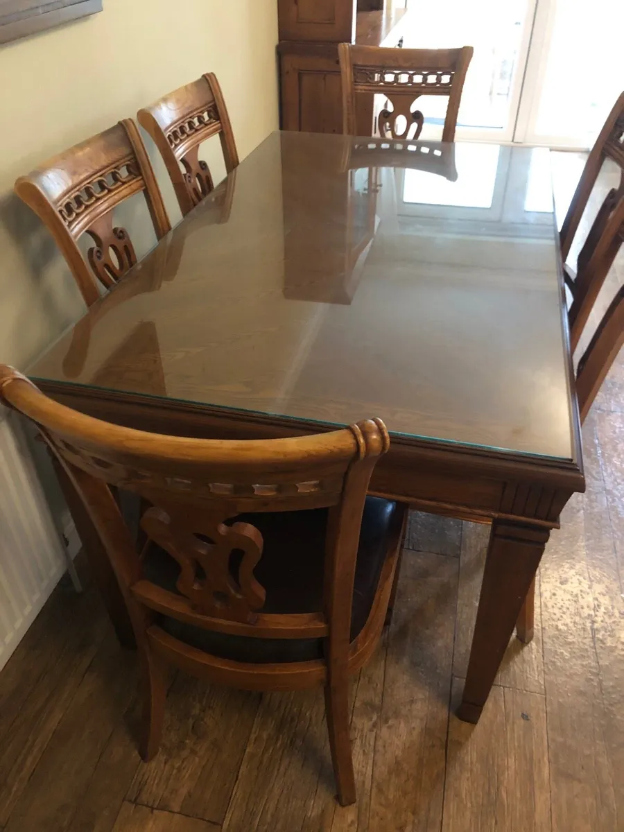 Kitchen Table and 6chairs perfect condition ! - Image 2