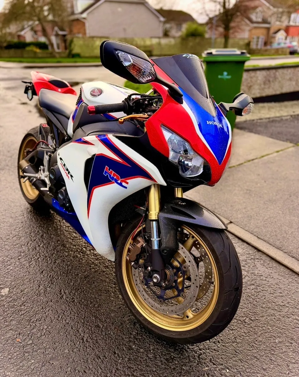 2010 Honda cbr 1000rr fireblade - Image 1