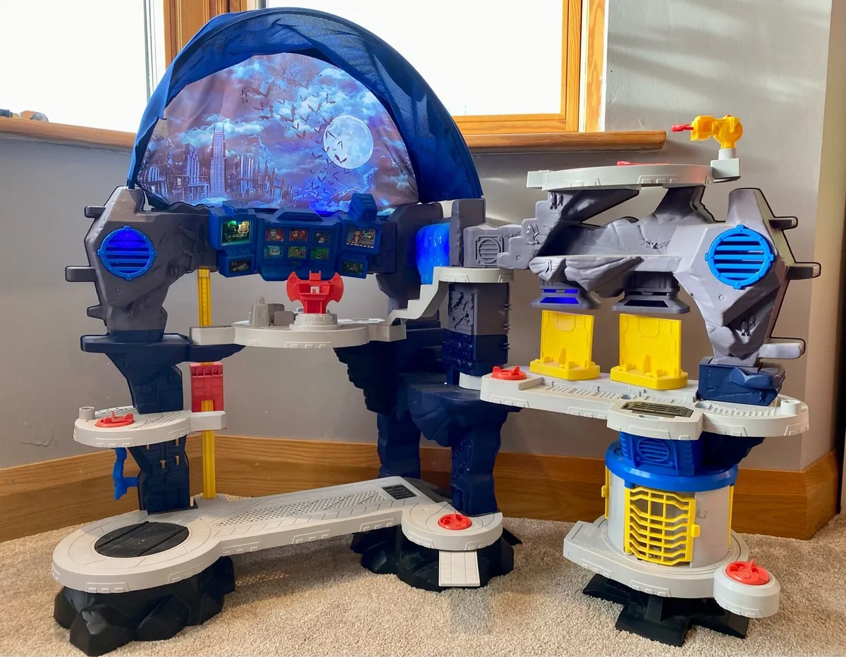 Imaginext DC Super Friends Playset - Image 1