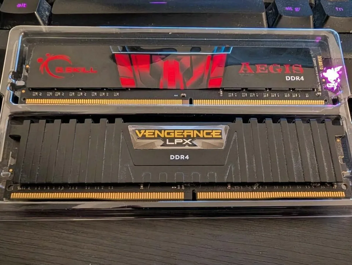 16 GB RAM (8gb RAM (2400) X 2)