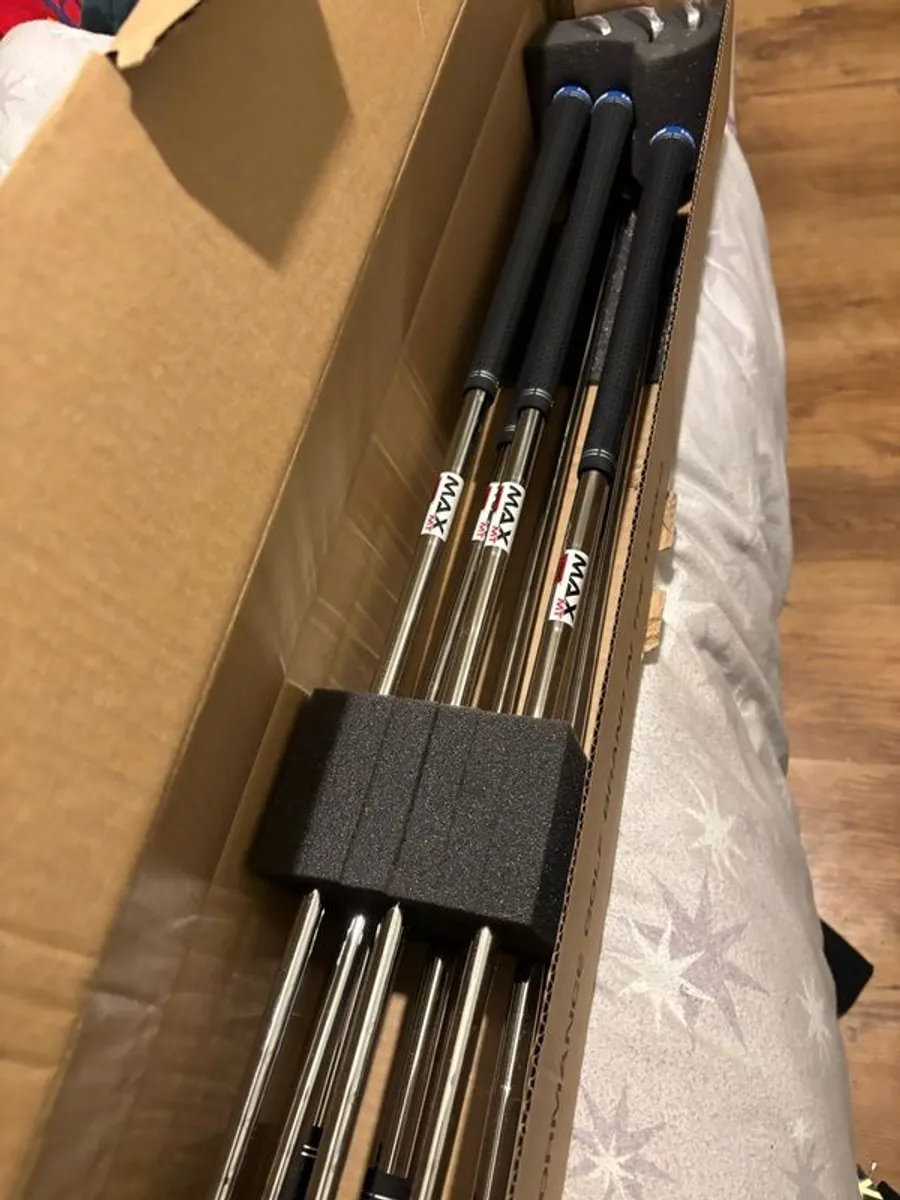 Brand new TaylorMade Qi irons - Image 4