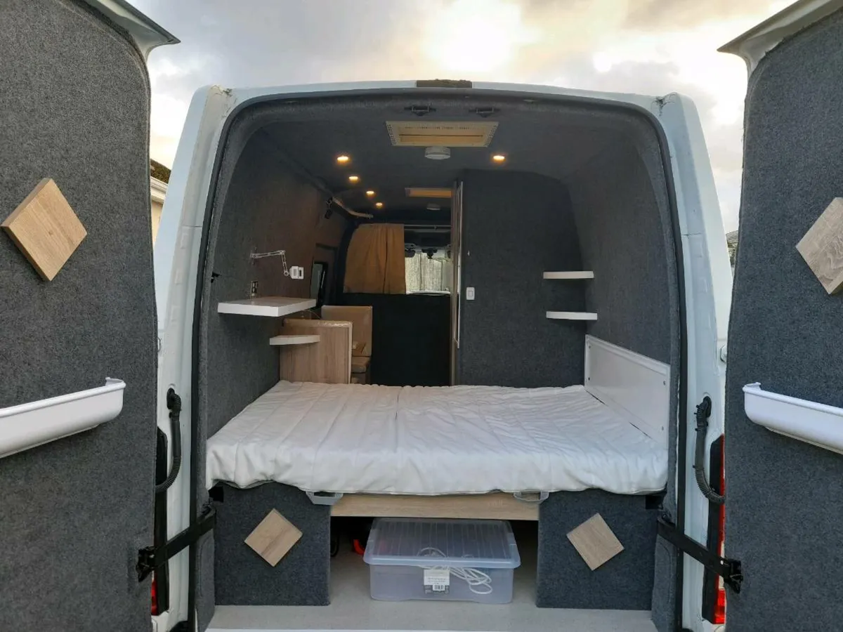 Renaullt Master Campervan - Image 3