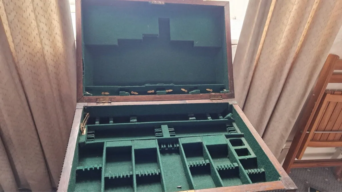 Antique cutlery storage table - Image 2