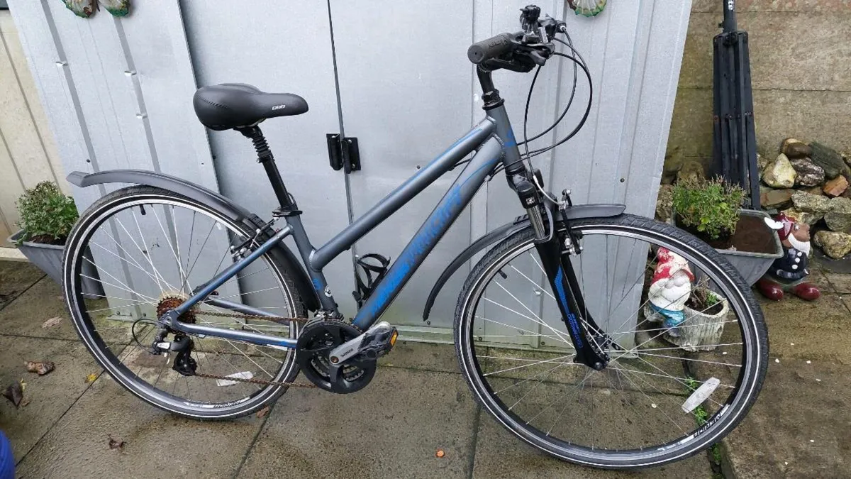 Merida Crossway Hybrid Bike - Image 2