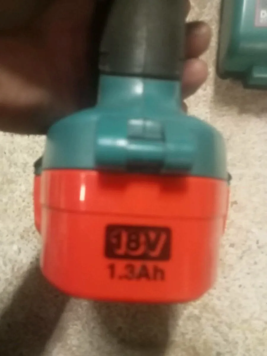 Two mikitta battery screw guns - Image 3