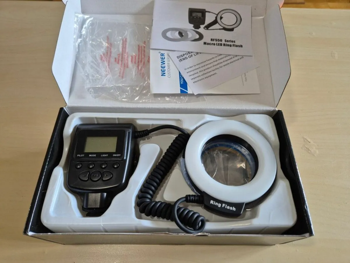Neewer RF550 ring flash - Image 4
